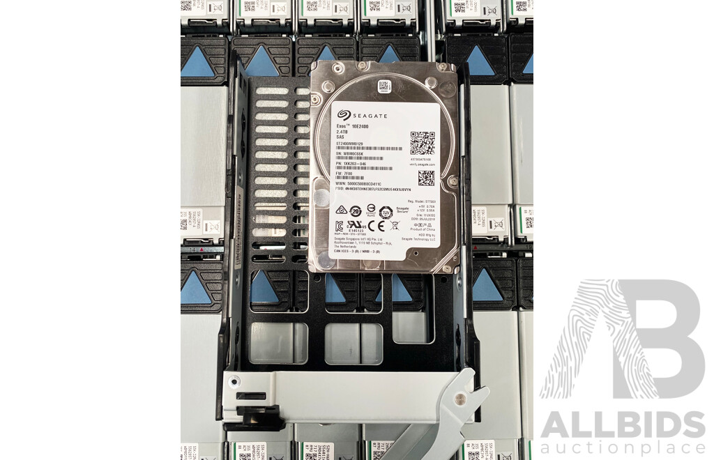 Hitachi (DW-F800-DB60C) 4RU 60-Bay Hard Drive Array W/ 88.8TB of Storage