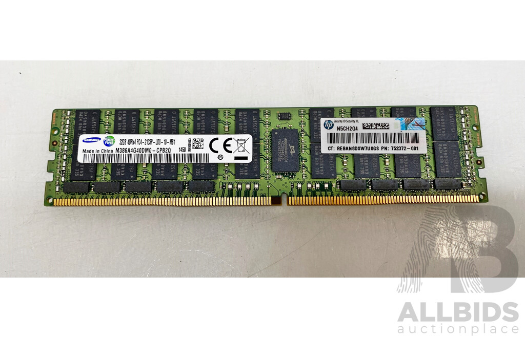 Samsung (M386A4G40DM0) 32GB ECC DDR4 RDIMM RAM - Lot of Four