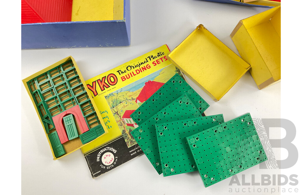 Vintage Bayko Building Set Number Three with Original Box and Instructions, Plimpton Engineering Co, Made in England