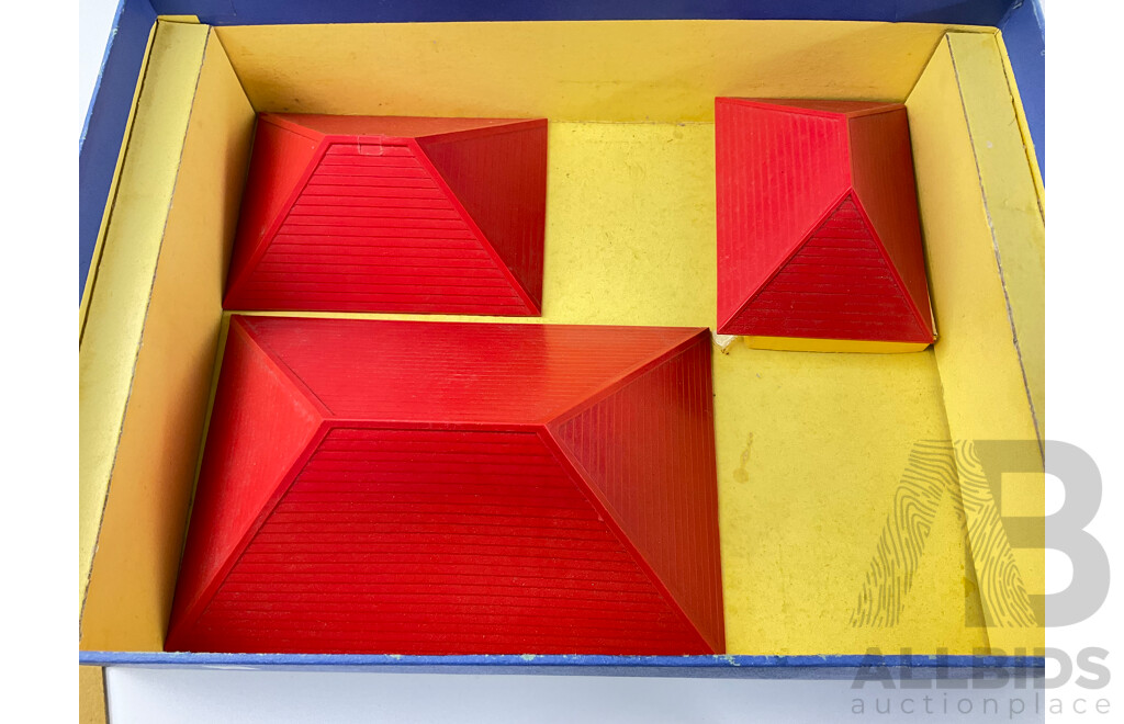 Vintage Bayko Building Set Number Three with Original Box and Instructions, Plimpton Engineering Co, Made in England