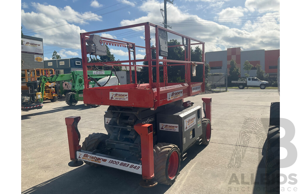 2016 Skyjack SJ6832 RT Scissor Lift