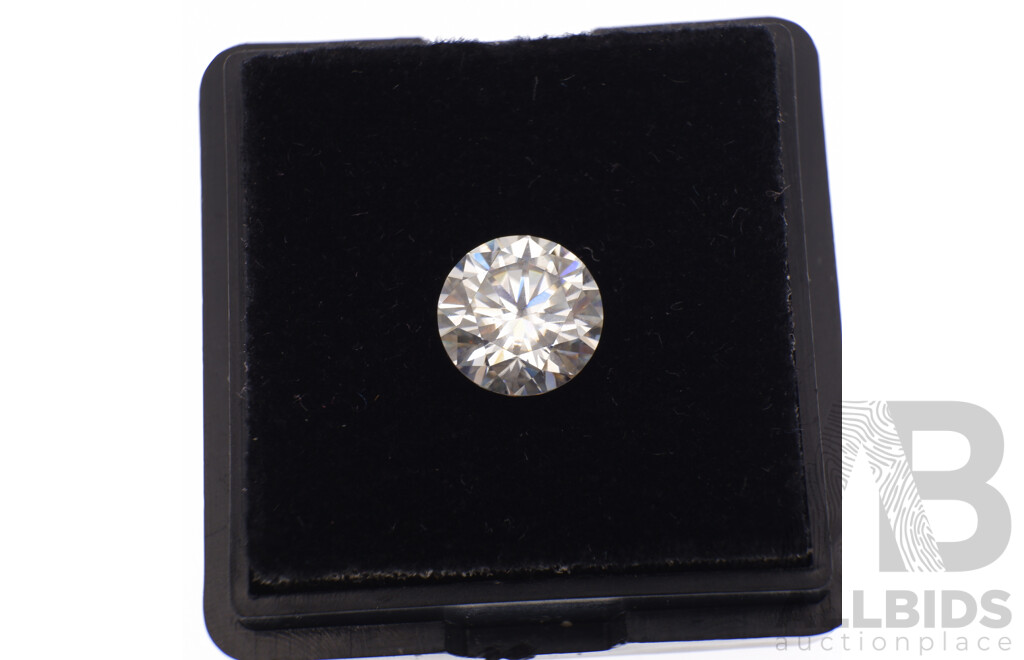 Large Moissanite: 7.0mm