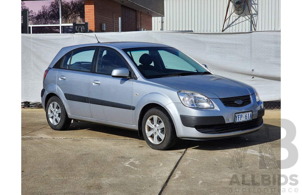 01/2008 Kia Rio LX FWD JB 5D Hatchback - Lot 1540616 | CARBIDS
