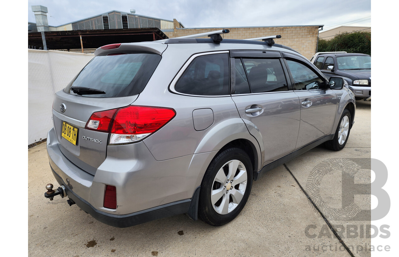 11/2010 Subaru Outback 2.5i PREMIUM AWD AWD MY10 4D Wagon Silver 2.5L