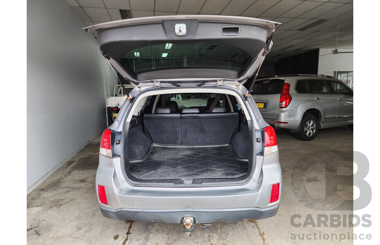 11/2010 Subaru Outback 2.5i PREMIUM AWD AWD MY10 4D Wagon Silver 2.5L