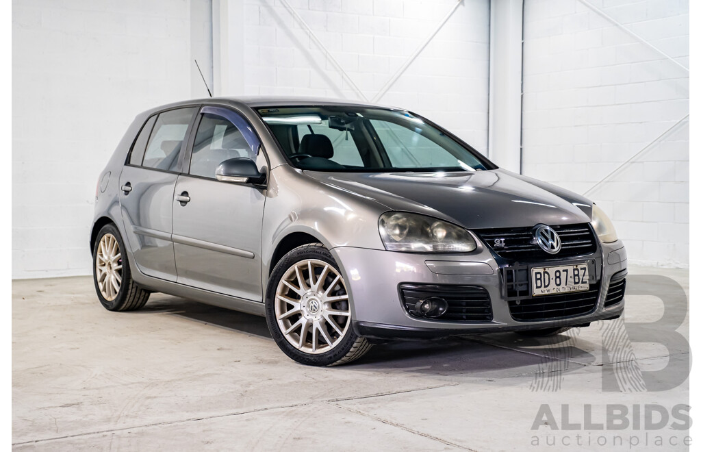 Volkswagen Golf ターボ　ダークパープル mqdefault.jpg