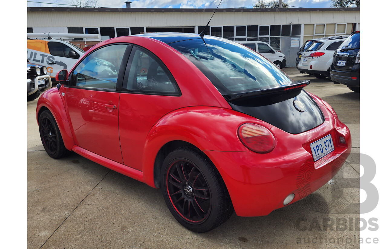 04/2001 Volkswagen Beetle 2.0 FWD 9C 3D Hatchback Red 2.0L