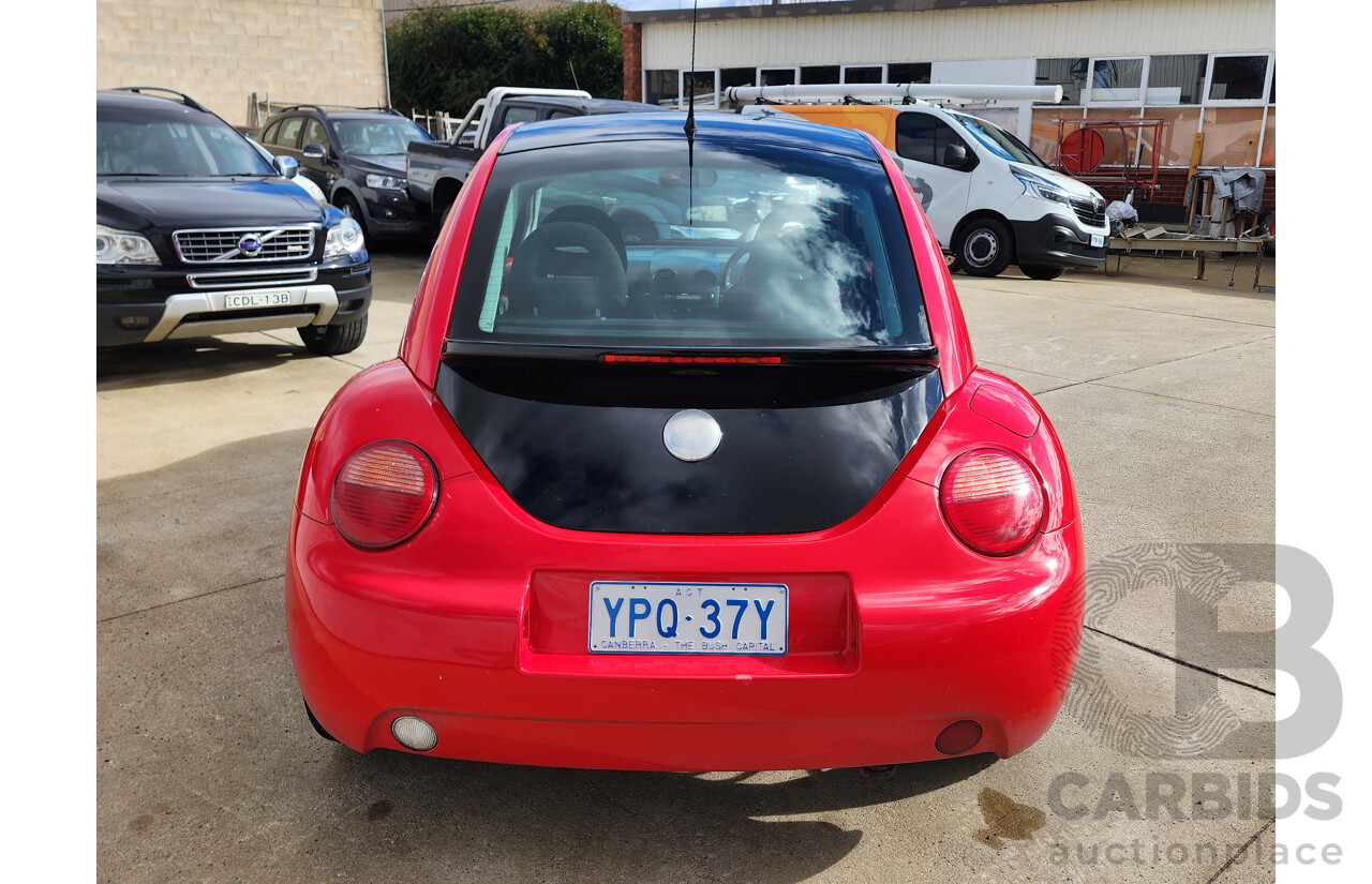 04/2001 Volkswagen Beetle 2.0 FWD 9C 3D Hatchback Red 2.0L