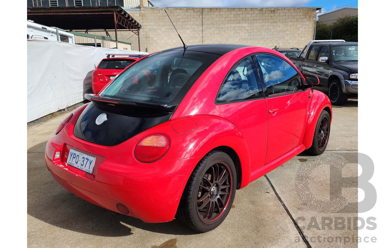 04/2001 Volkswagen Beetle 2.0 FWD 9C 3D Hatchback Red 2.0L