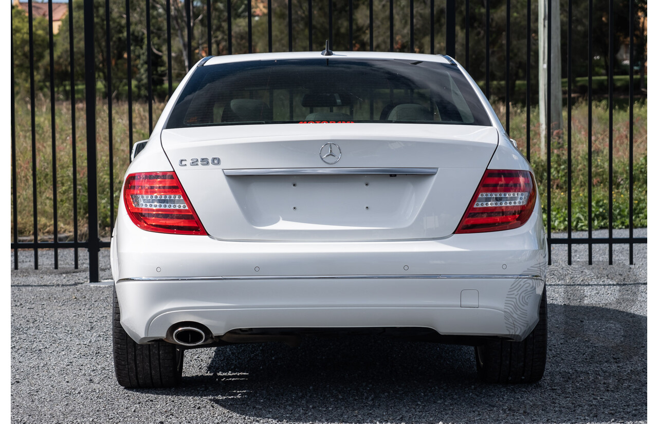 6/2013 Mercedes Benz C250 Avantgarde W204 MY13 4d Sedan Polar White Turbo 1.8L