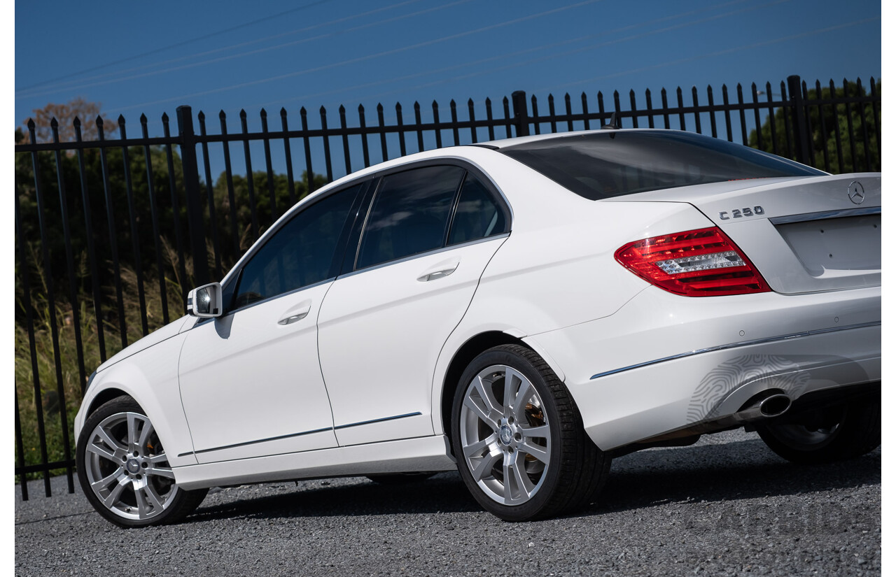 6/2013 Mercedes Benz C250 Avantgarde W204 MY13 4d Sedan Polar White Turbo 1.8L