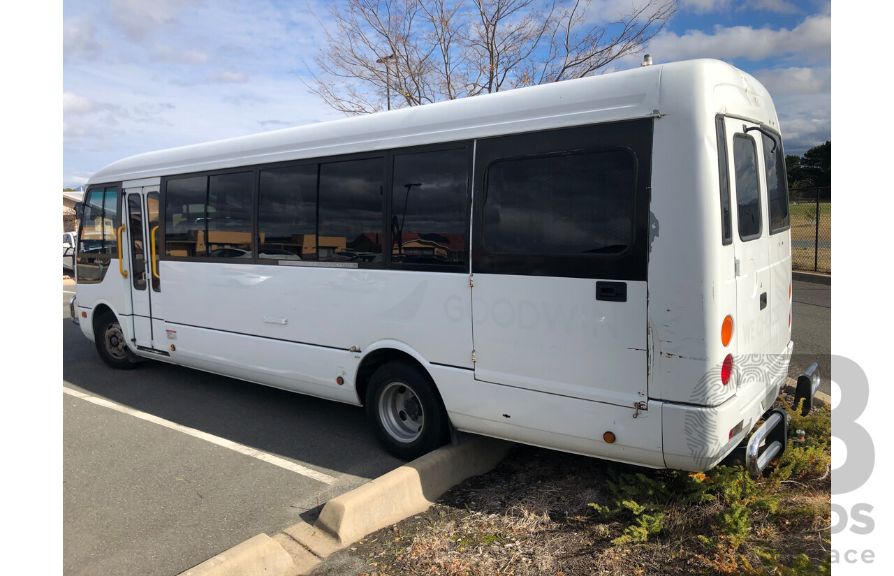 10/2007 Mitsubishi Rosa BE649 Turbo Diesel 3.9L 25 Seater Bus with Braun Vista Commercial Wheelchair Lift