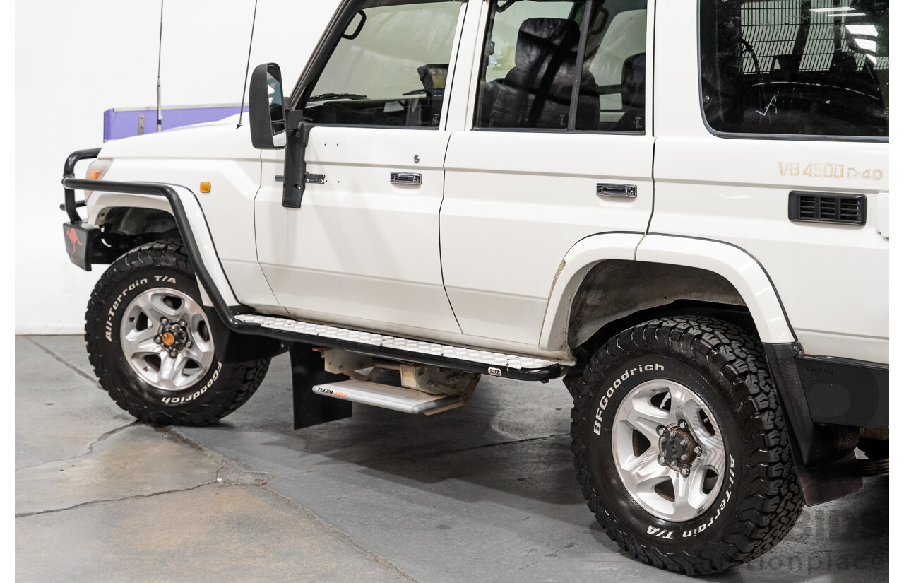 1/2009 Toyota Landcruiser GXL (4x4) VDJ76R 09 Upgrade 4d Wagon White Turbo Diesel V8 4.5L