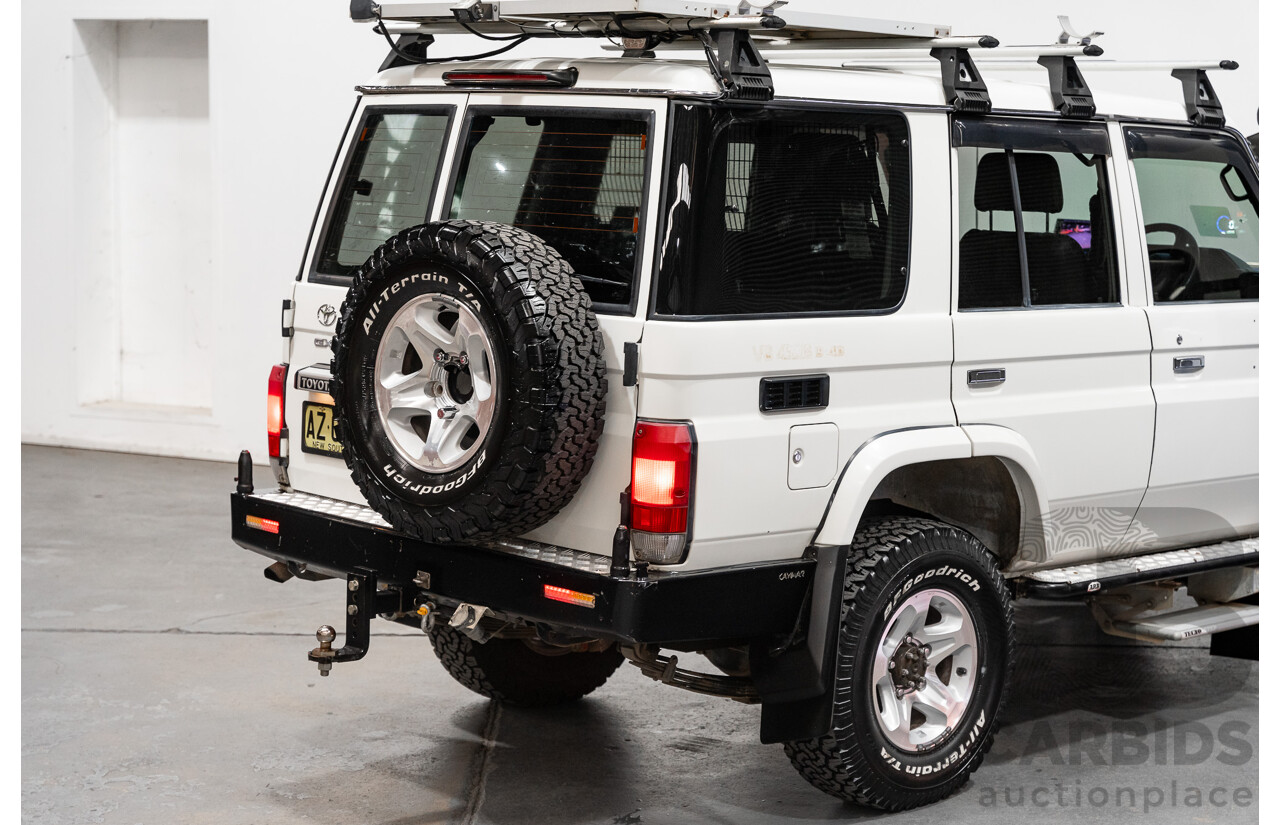 1/2009 Toyota Landcruiser GXL (4x4) VDJ76R 09 Upgrade 4d Wagon White Turbo Diesel V8 4.5L