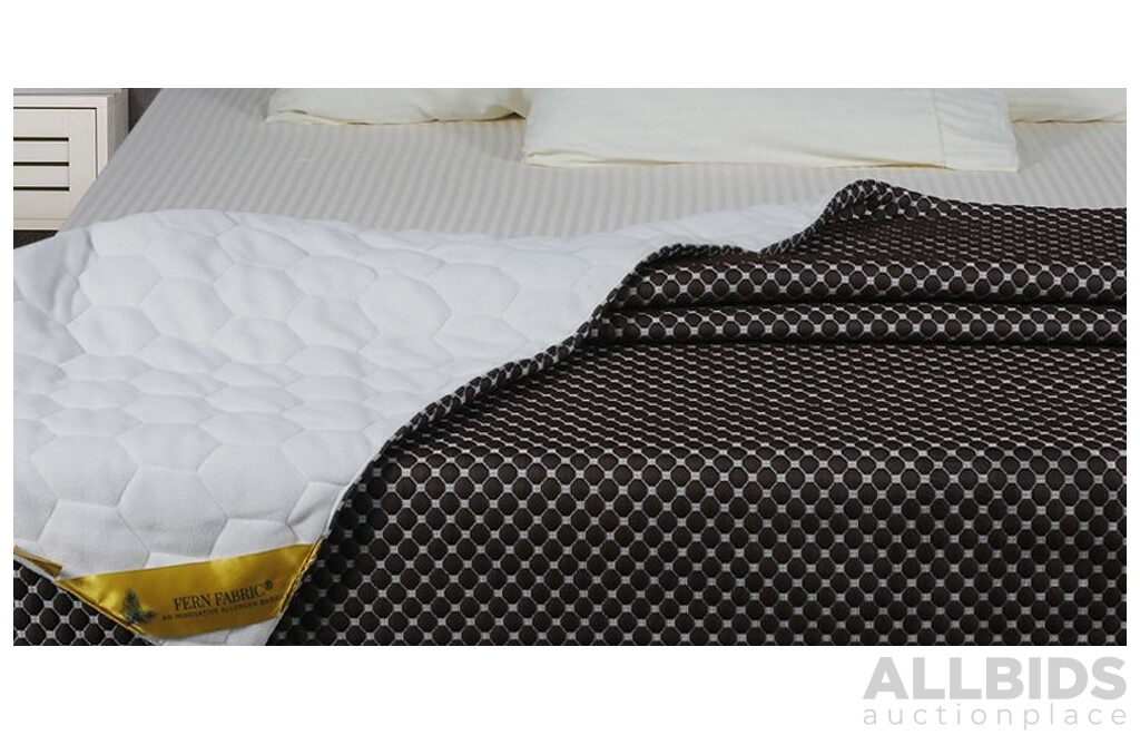 FERN FABRIC Hexagon Coffee - Queen - 650GSM Coverlet - ORP $329.00