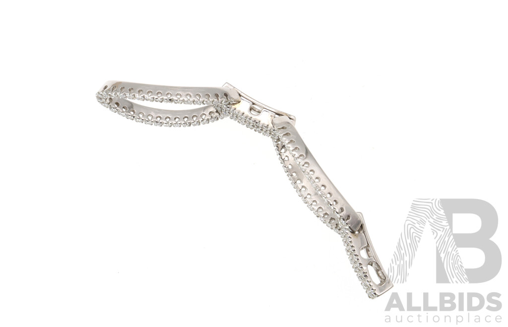 18ct White Gold Diamond Set Pendant, Desiged & Manufactured in Europe, Est TDW 1.50CT, 6.74 Grams