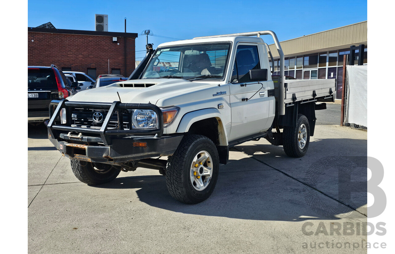 08/2020 Toyota Landcruiser GX (4x4) 4x4 VDJ79R C/Chas White 4.5L