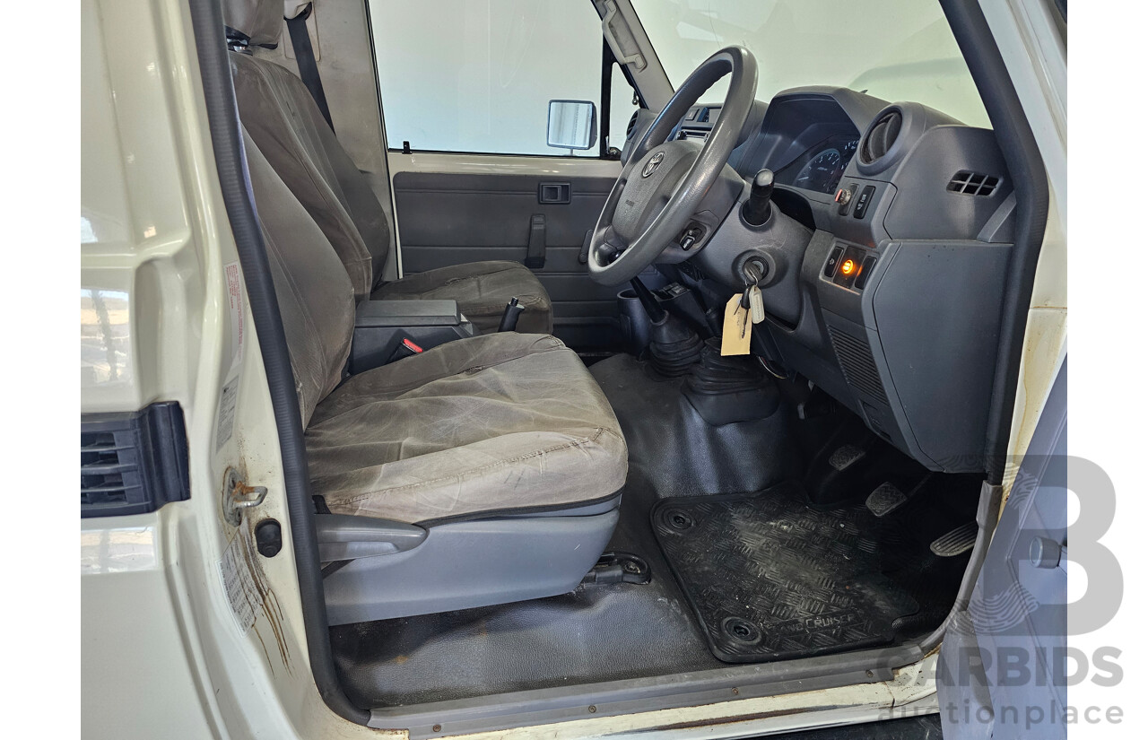 08/2020 Toyota Landcruiser GX (4x4) 4x4 VDJ79R C/Chas White 4.5L