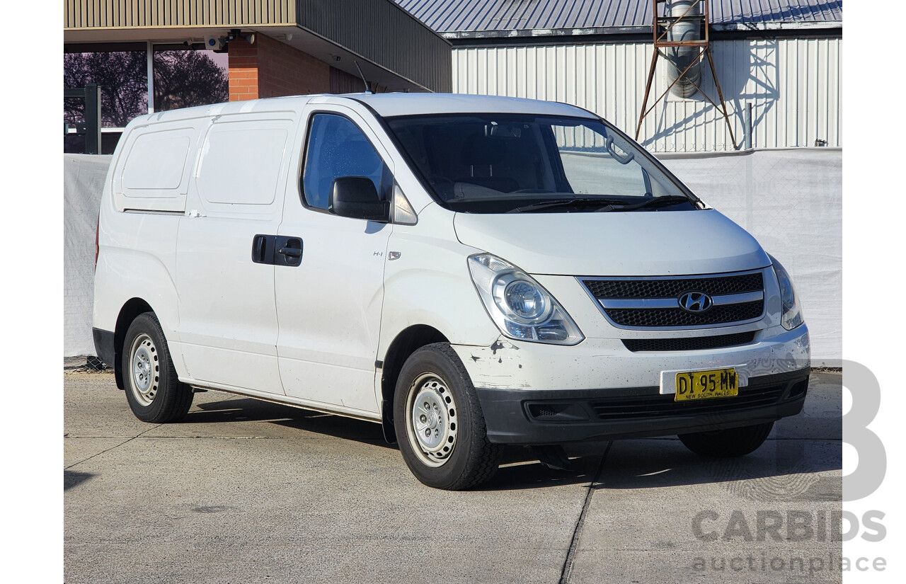 04/2012 Hyundai Iload  RWD TQ 4D Van White 2.4L