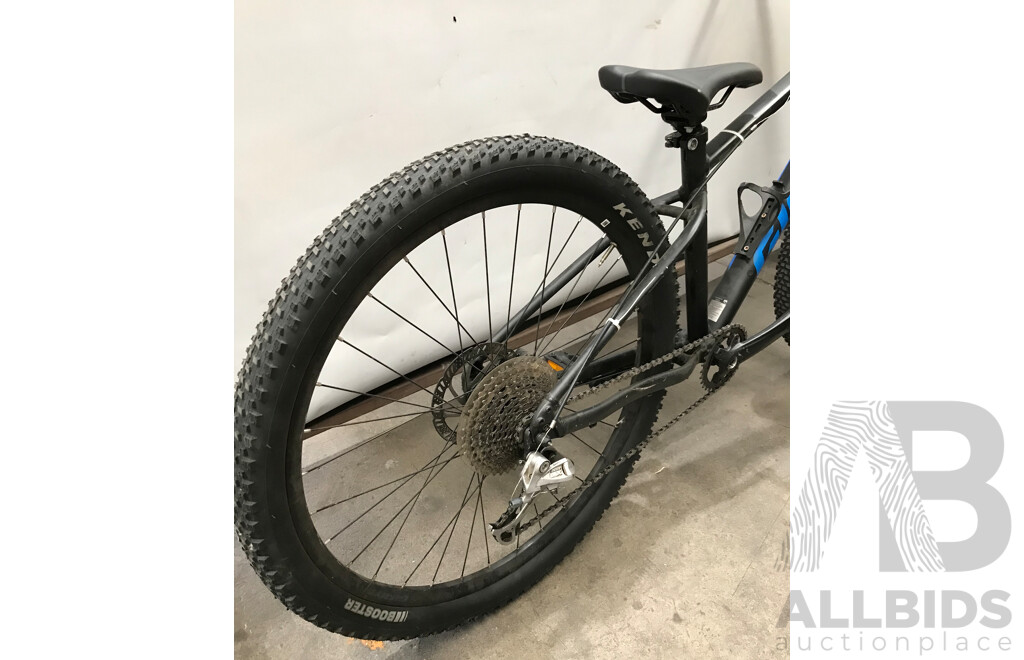 Giant Talon 9 Speed Mountain Bike