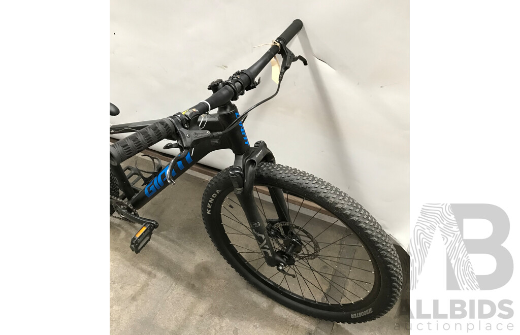 Giant Talon 9 Speed Mountain Bike