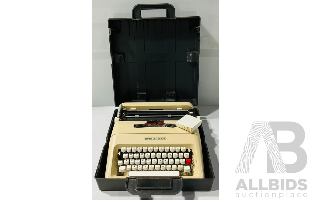 Vintage Olivetti Lettera 35 Manual Typewriter in Original Plastic Carry Case