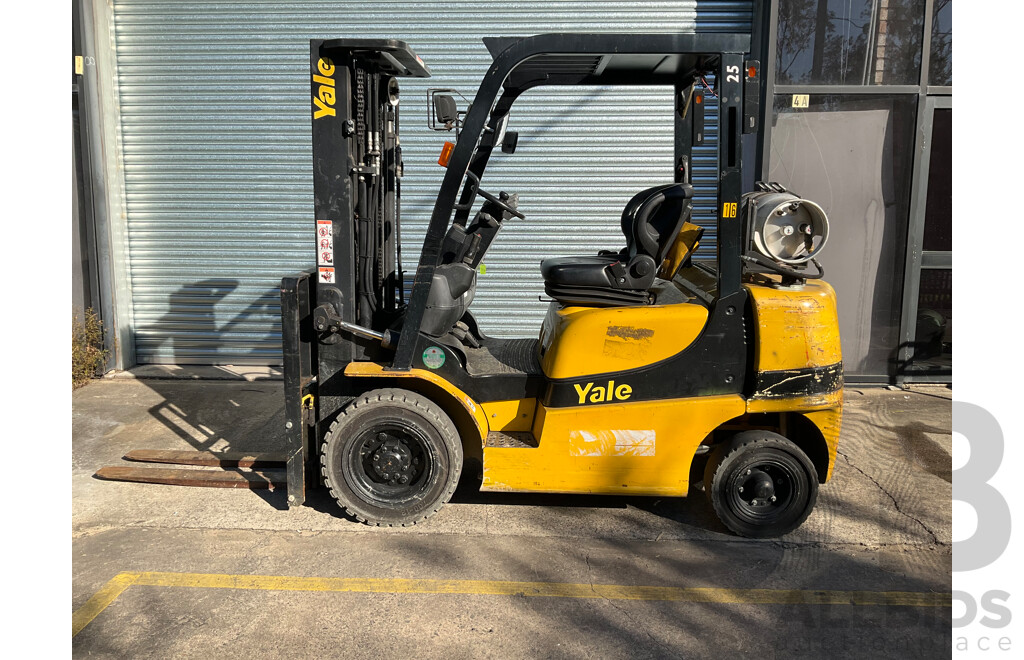 2014 Yale Forklift GLP25TK