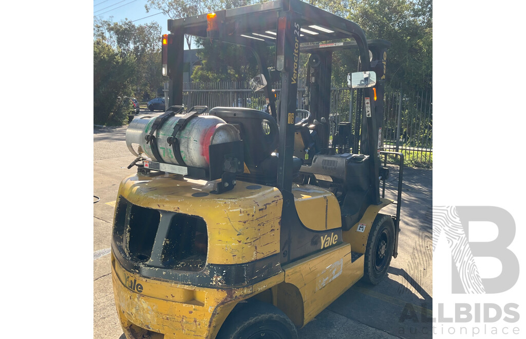 2014 Yale Forklift GLP25TK