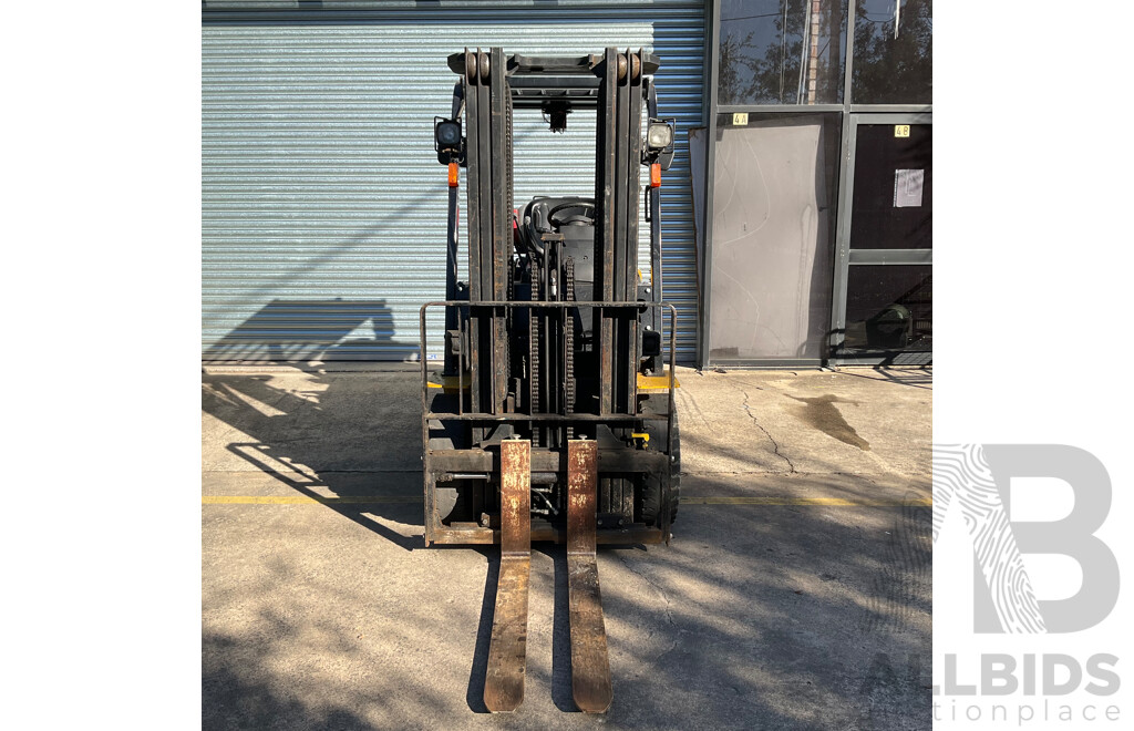 2014 Yale Forklift GLP25TK