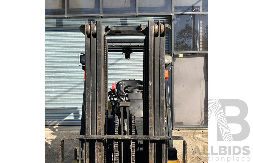 2014 Yale Forklift GLP25TK