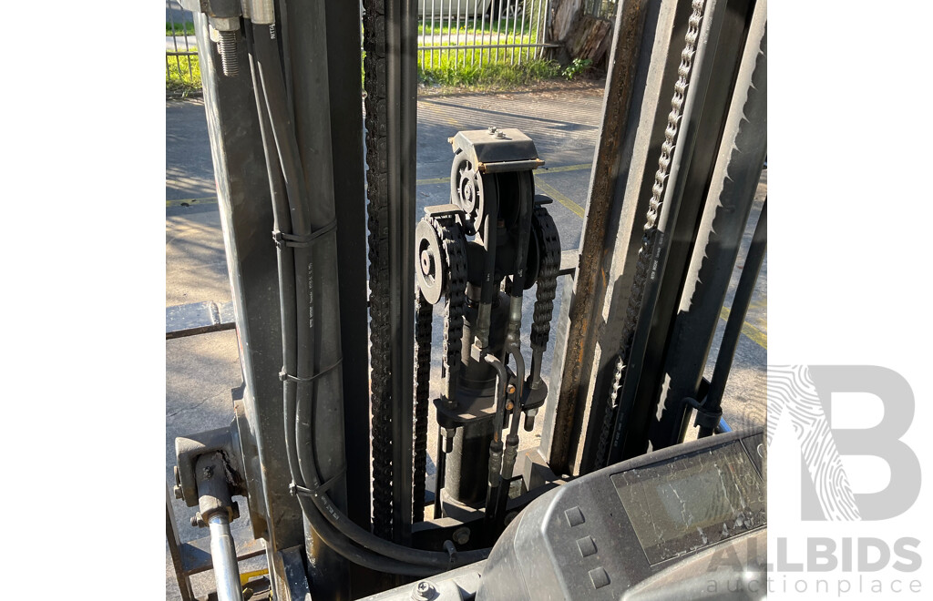 2014 Yale Forklift GLP25TK