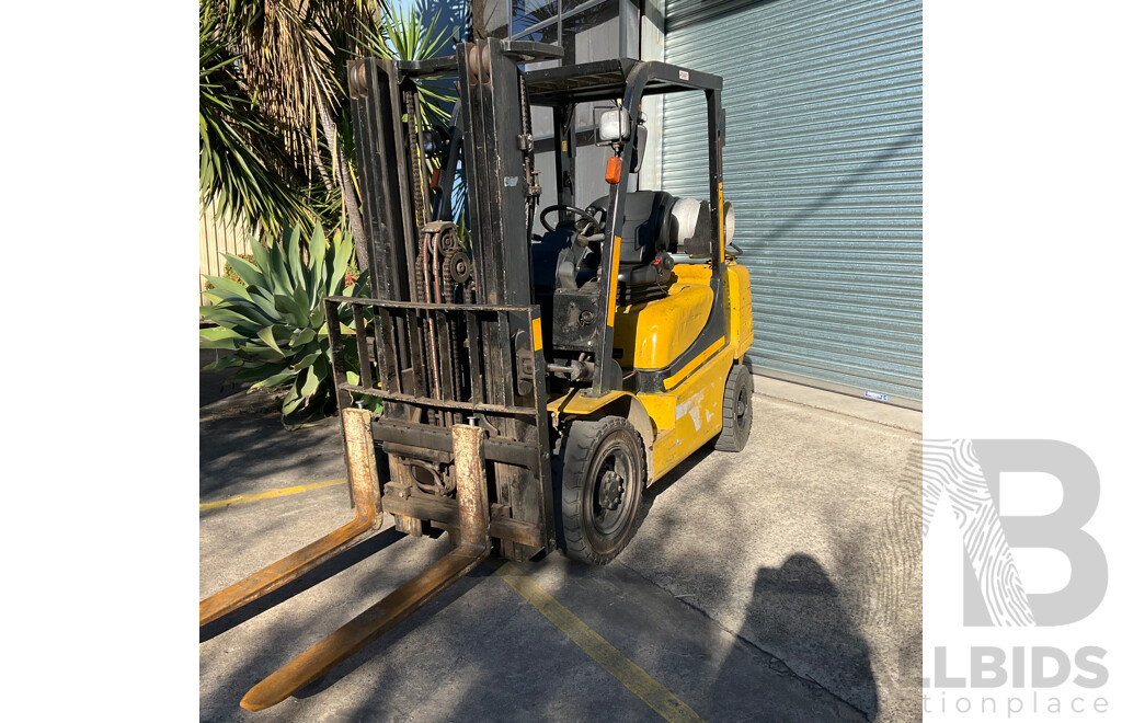 2014 Yale Forklift GLP25TK