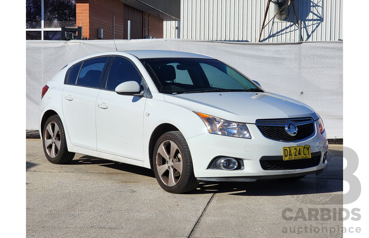 02/2014 Holden Cruze EQUIPE FWD JH MY14 5D Hatchback White 1.8L