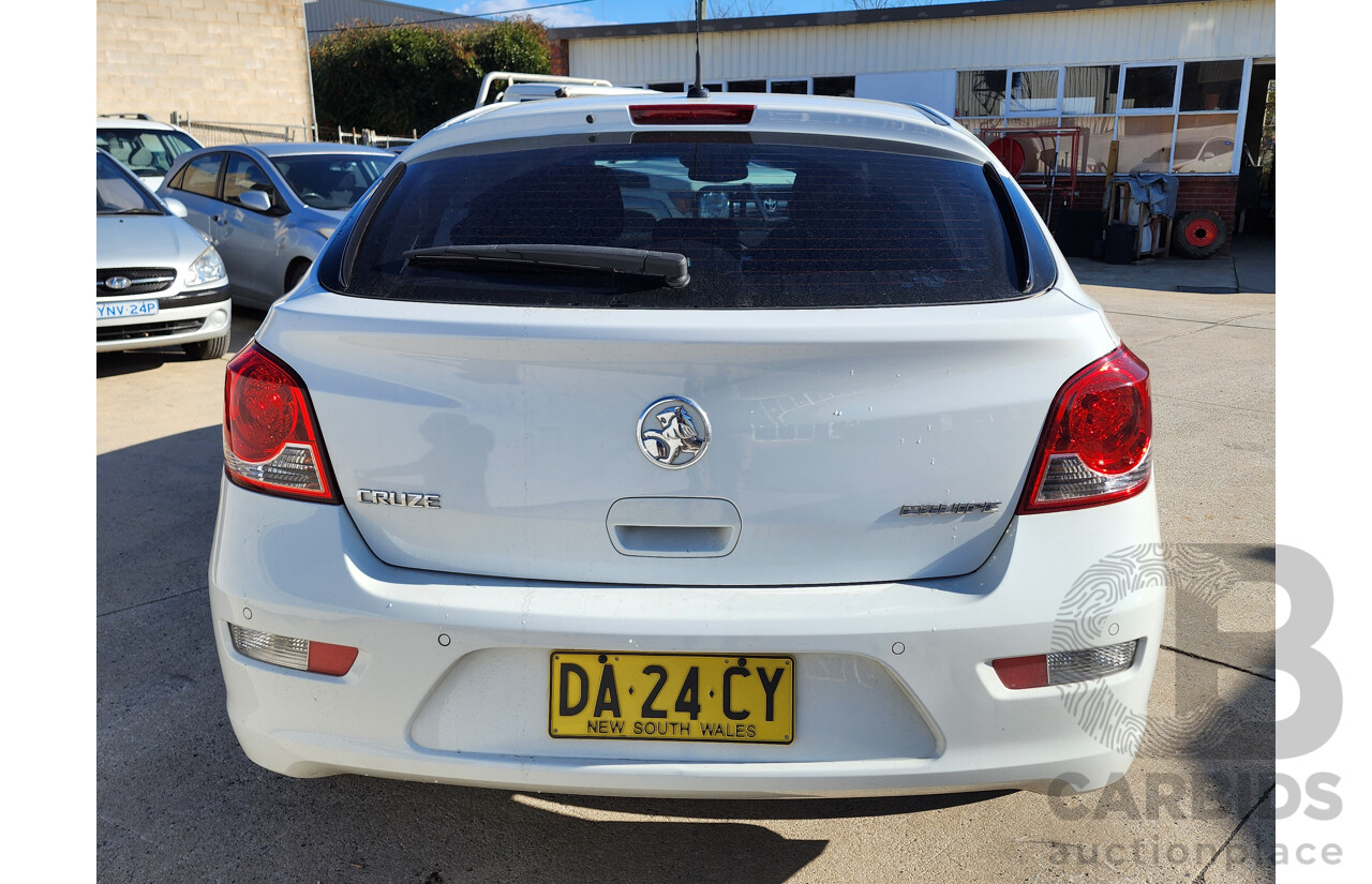 02/2014 Holden Cruze EQUIPE FWD JH MY14 5D Hatchback White 1.8L