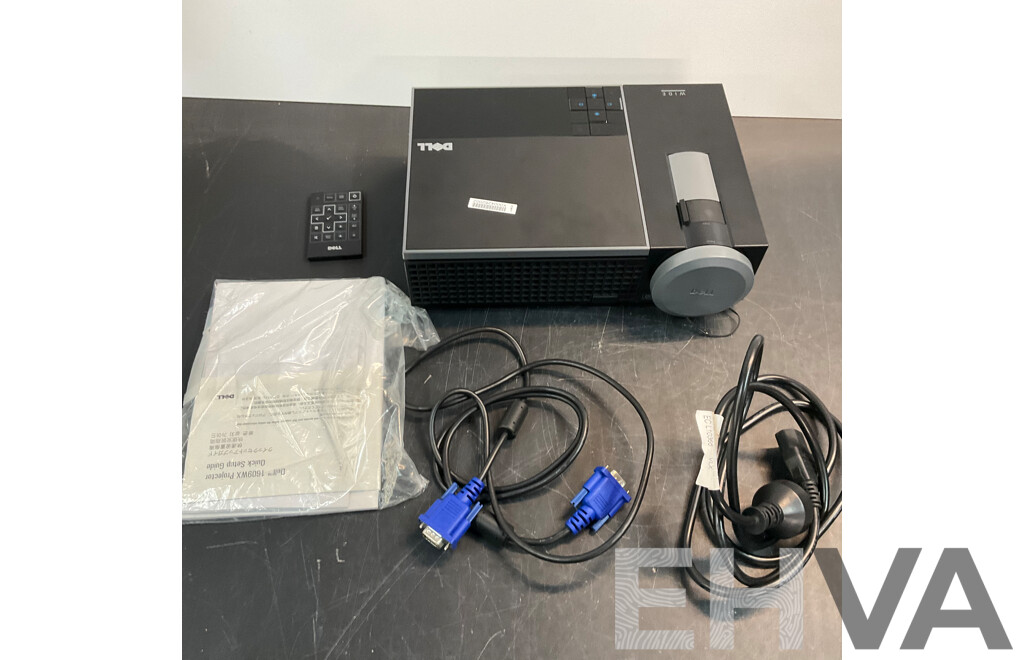 DELL 1609WX Projector with Epson Bag