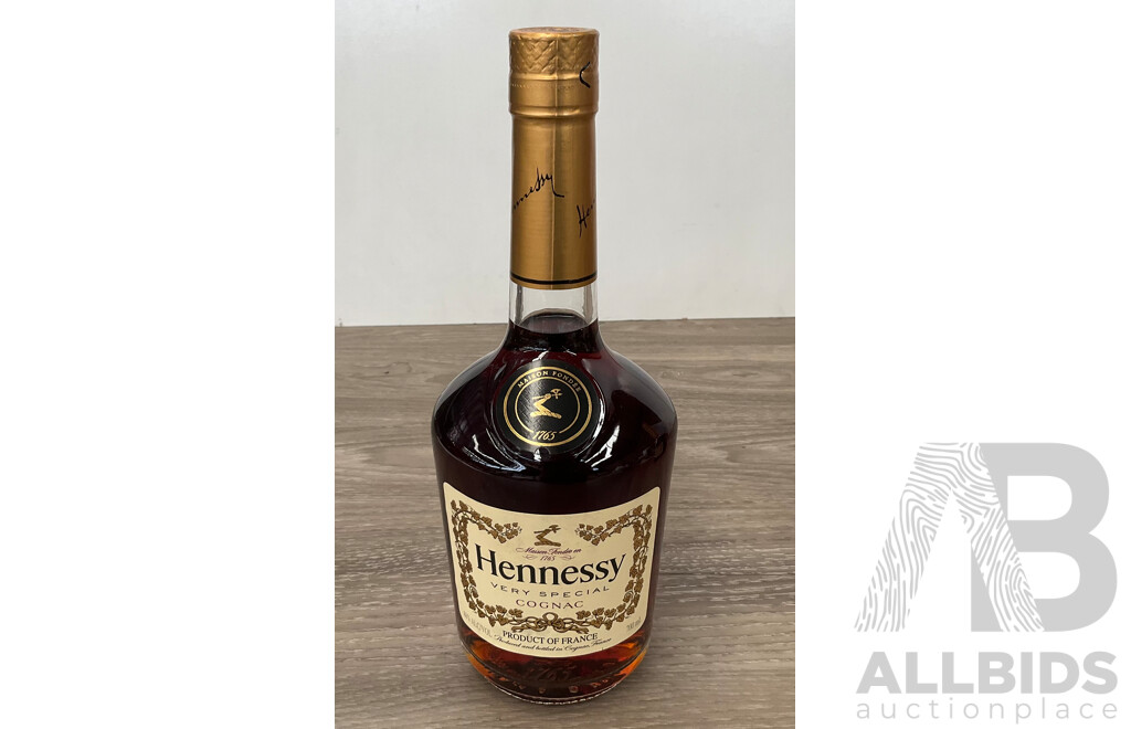 HENNESSY Very Special Cognac 700ml - Lot of 2