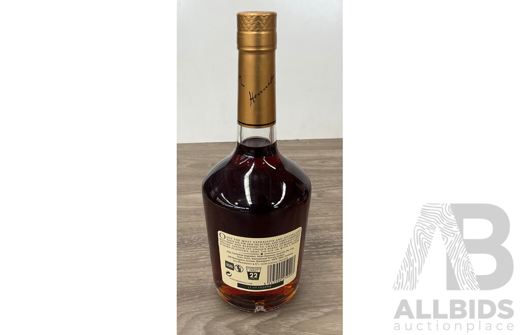 HENNESSY Very Special Cognac 700ml - Lot of 2