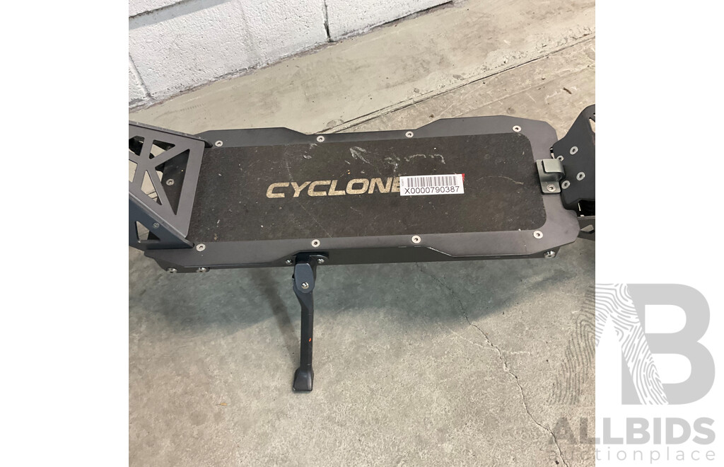 DRAGON Cyclone PRO Electric Scooter