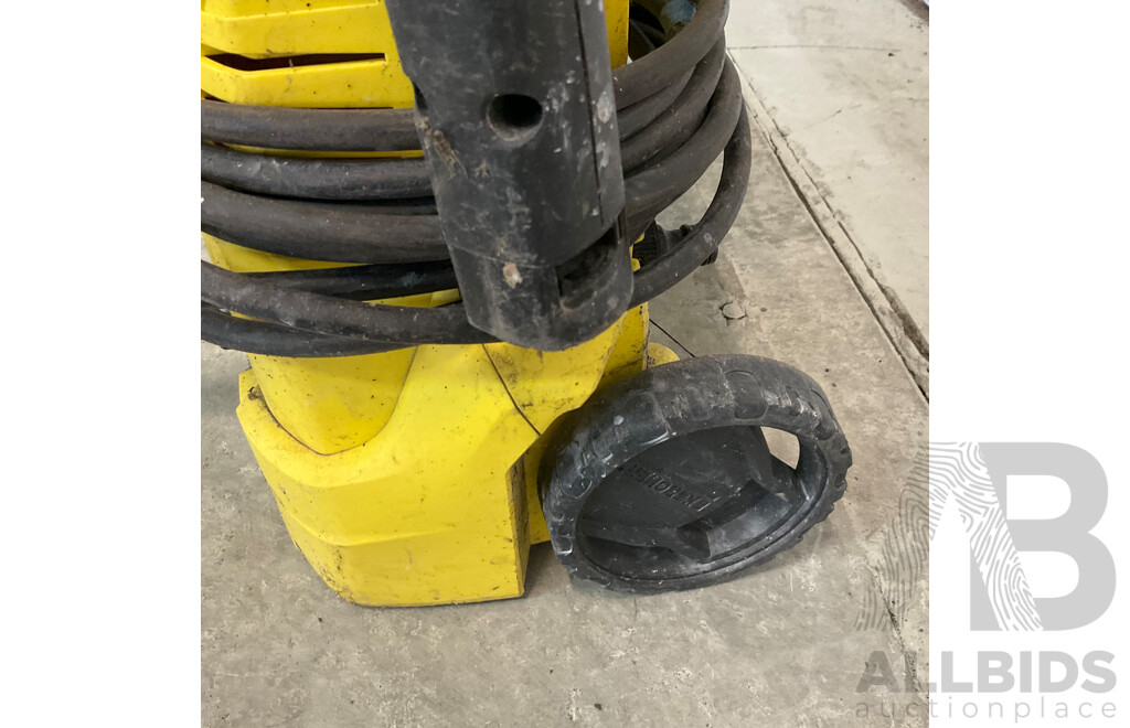 KARCHER K2  High Pressure Washer