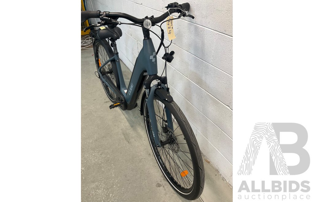 CUBE Supreme Sport E-Bike (46cm Frame)