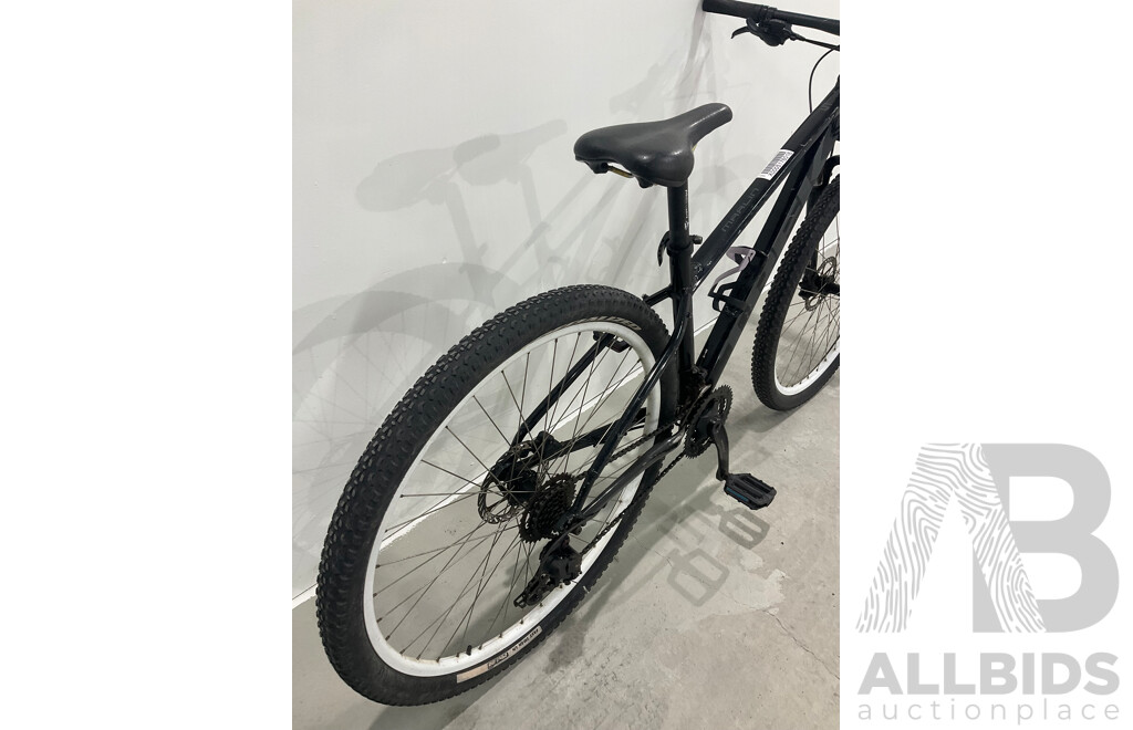 TREK Marlin 5 Mountain Bike (42cm Frame)