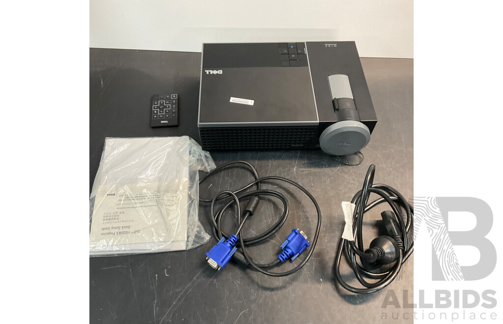 DELL 1609WX Projector with Epson Bag