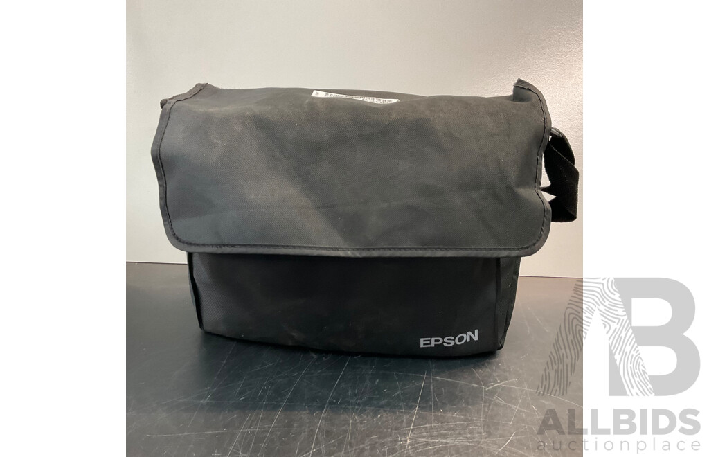 DELL 1609WX Projector with Epson Bag