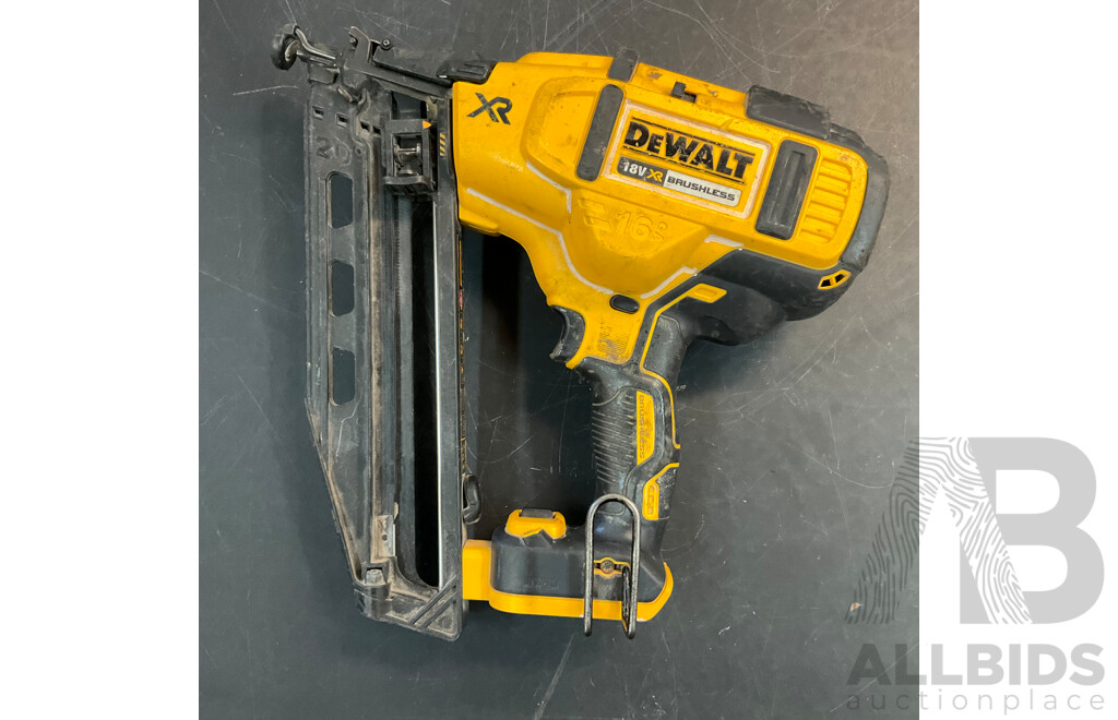 DEWALT DCF887 Impact Driver & DCD996 Hammer Combi Drill & DCN660 Finisher Nailer with 2 X6Ah 18V Battery and 1x Changer