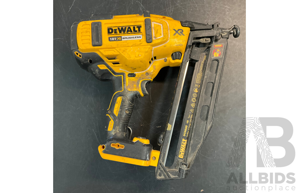 DEWALT DCF887 Impact Driver & DCD996 Hammer Combi Drill & DCN660 Finisher Nailer with 2 X6Ah 18V Battery and 1x Changer