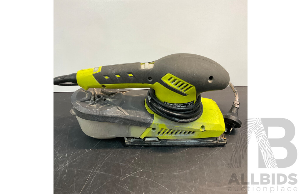 RYOBI ESS200RG 280W 1 / 3 Sheet Sander & Companion Light