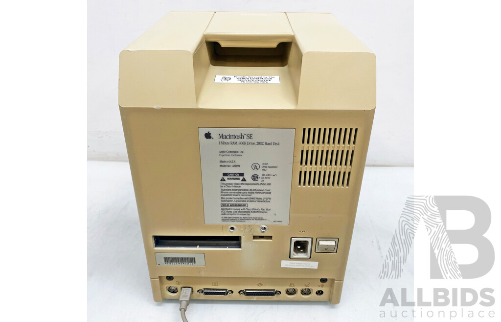 Vintage Apple (M5011) Macintosh SE Desktop Computer W/ Keyboard