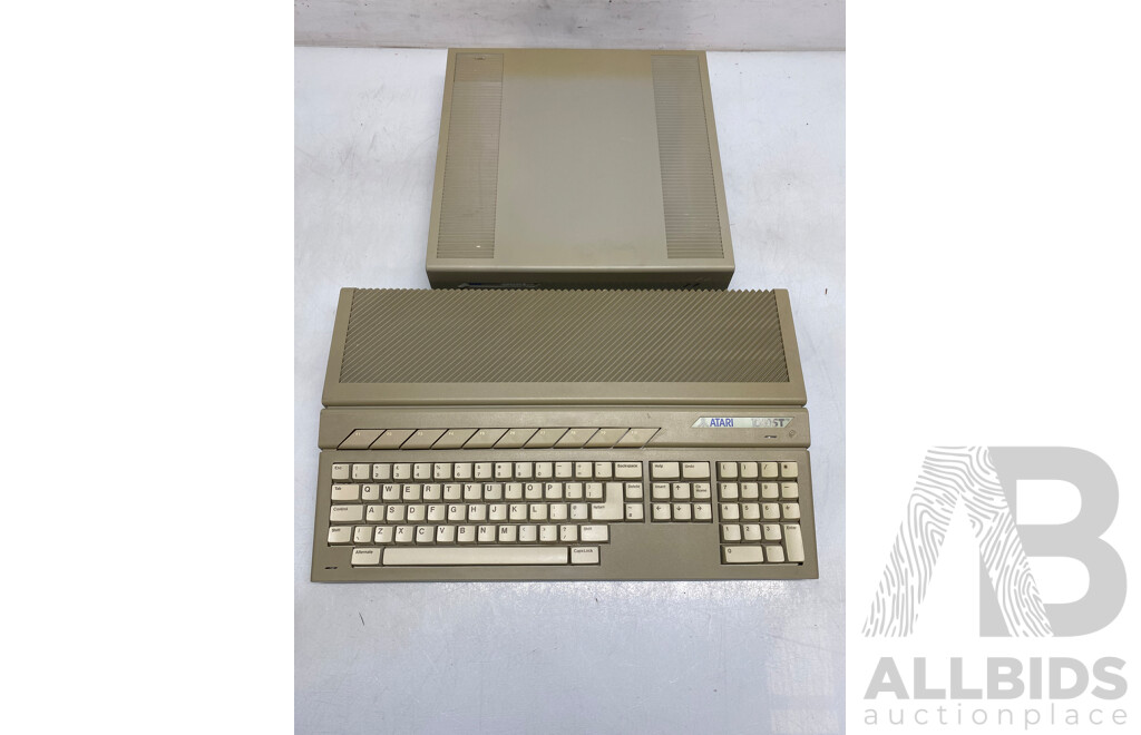 Atari 1040STFM Computer System W/ Atari Megafile 60, & Mouse