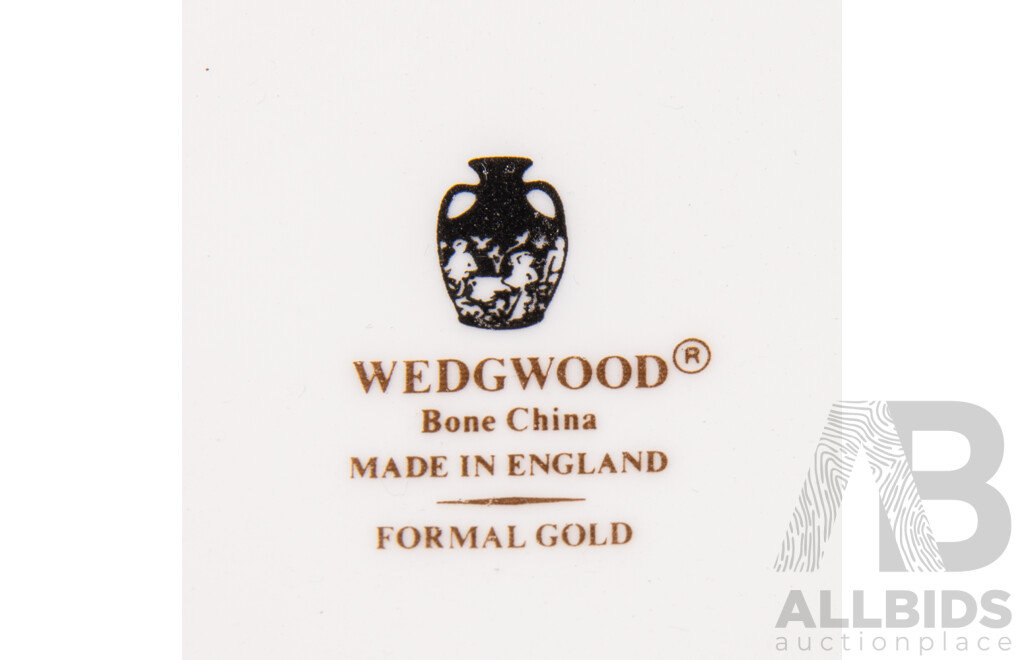 Set Eight Qantas Wedgwood Porcelain Napkin Rings Along with Set Six Wedgwood Duos, All in Formal Gold Pattern
