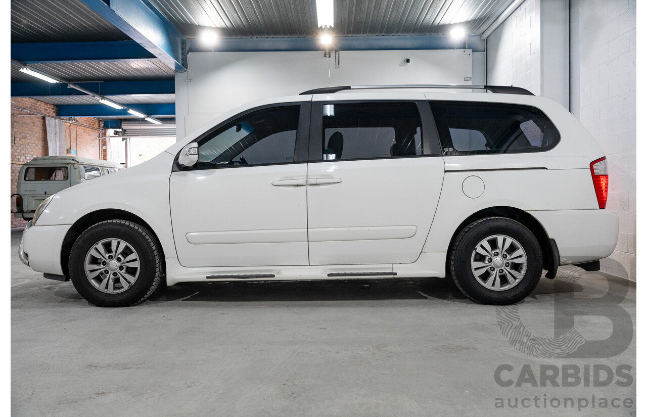 5/2014 Kia Grand Carnival Si VQ MY14 4d Wagon White V6 3.5L - 8 Seater